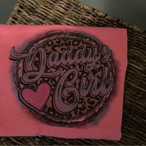 Beautiful pink Daddy’s Girl t-shirt